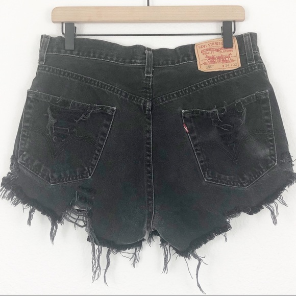 [Levi’s] Black High Rise Distressed Cutoff Shorts - Picture 2 of 6